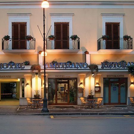 Hotel Ristorante Amitrano Pompeia Exterior foto