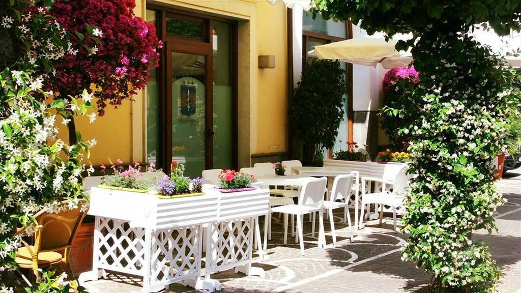 Hotel Ristorante Amitrano Pompeia Exterior foto