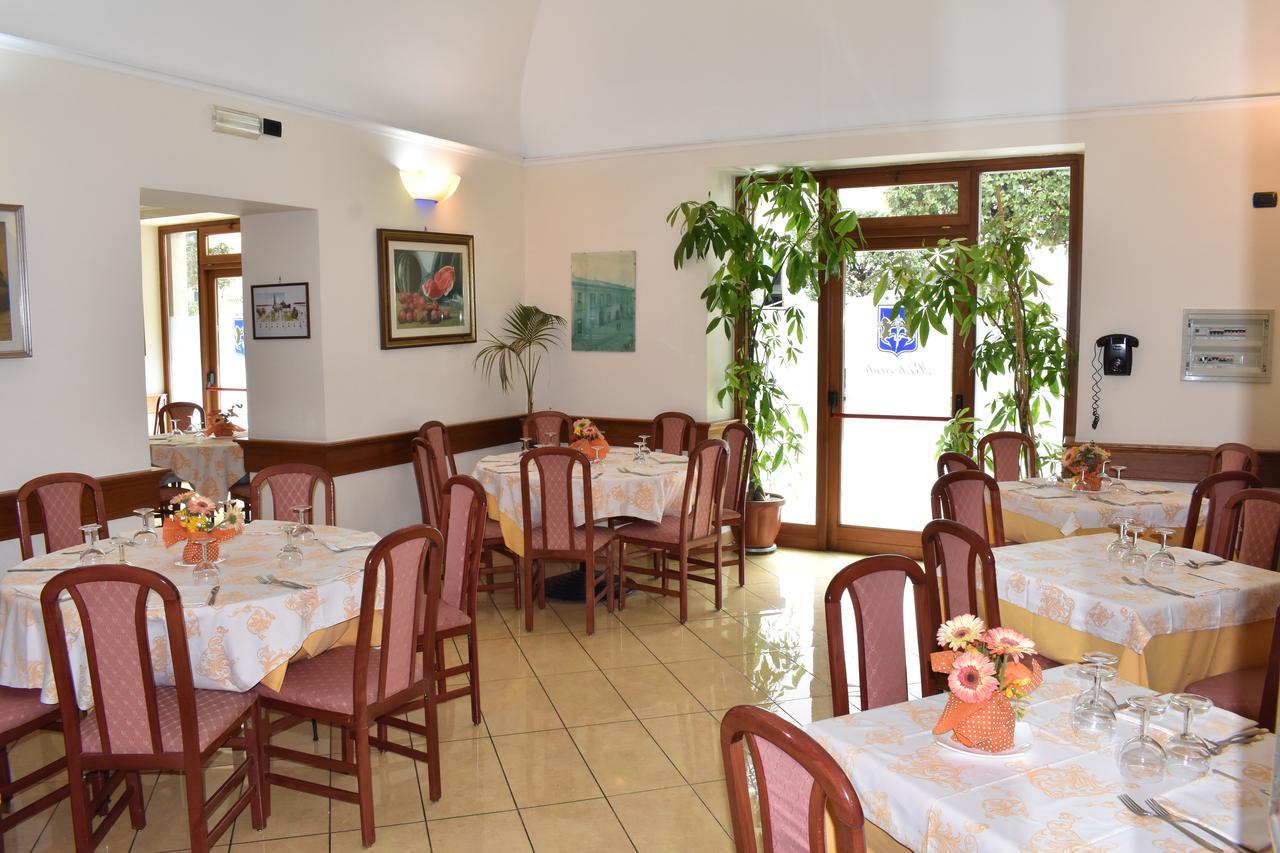 Hotel Ristorante Amitrano Pompeia Exterior foto