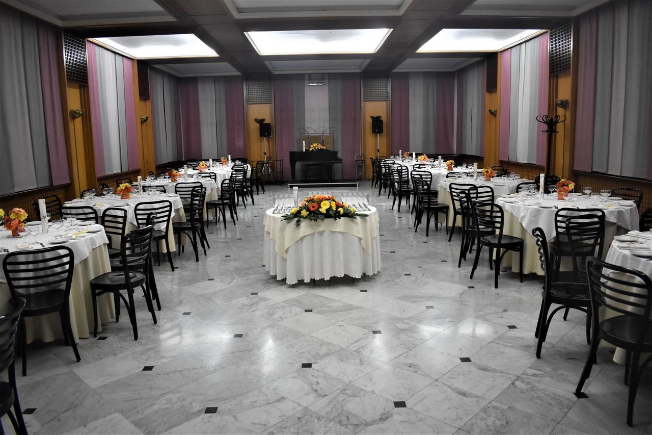 Hotel Ristorante Amitrano Pompeia Exterior foto