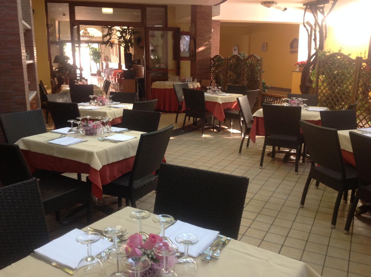 Hotel Ristorante Amitrano Pompeia Exterior foto